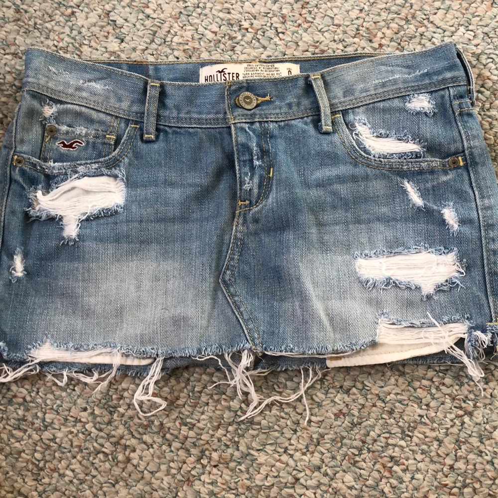 Hollister ripped jean skirt